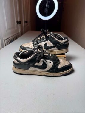 Nike Dunk Low black trainers #sneakers 
Dunk Vintage Low Panda Black Size 10 men